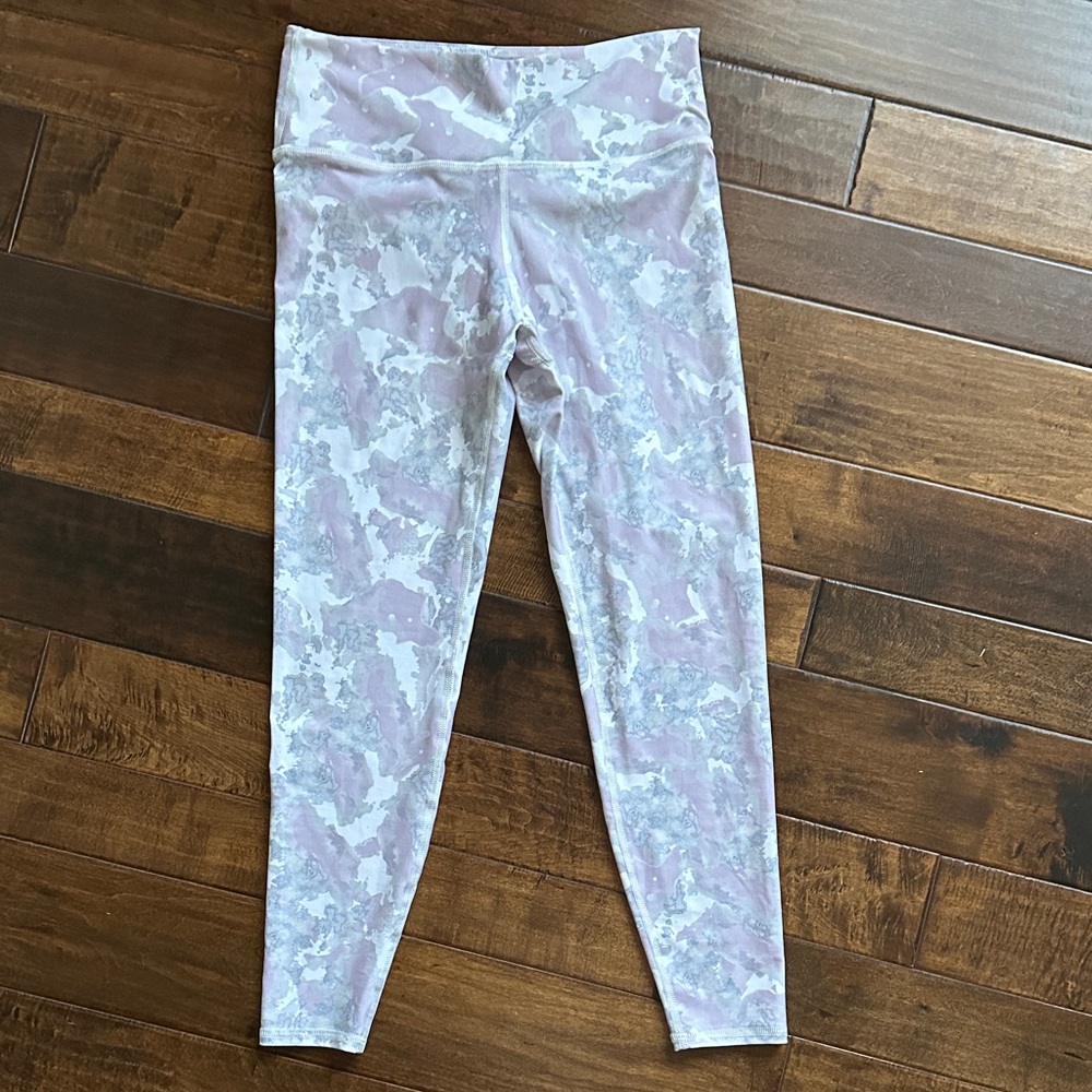 Elegant Women's Patterned Leggings